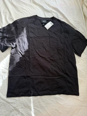 Camiseta negra para hombre H&M talla L Foto 1 de 3