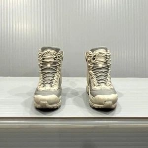 Hot Toys Mms209 Tony Stark The Mechanic Sneakers 1/6 Scale Accessories - Picture 1 of 6