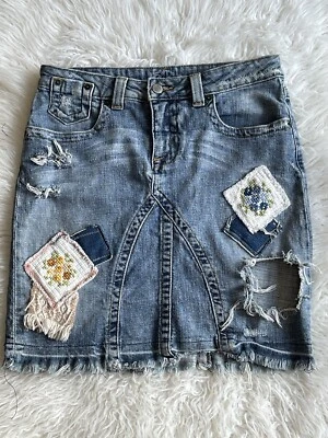 Falda vaquera Bebe para mujer talla 29 de mezclilla retazos vintage Y2K envejecida BIN A Foto 1 de 4