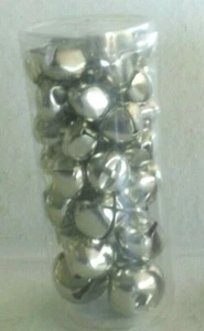 Nuevo Paquete ArtMinds Artesanal Tono Plata Jingle Bells - 38 Piezas - Tamaños Surtidos - Imagen 1 de 3