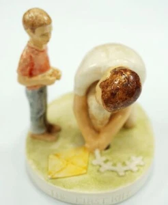 Miniaturas vintage de Sebastian La primera cometa pintada a mano padre hijo - Imagen 1 de 4