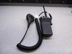 Motorola XPR 7350e AAH56JDC9WA1AN VHF Two Way Radio w/ hand piece PMMN4024AL - Zdjęcie 1 z 17