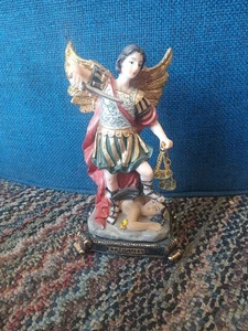 St. Michael 6" St. Michael Erzengel Harz Statue Neu im Karton - Bild 1 von 4