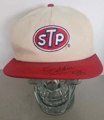 Sombrero STP firmado por Eddie Cheever 1996 de colección - Indianápolis 500 Record Lap Holder F1 Foto 1 de 4