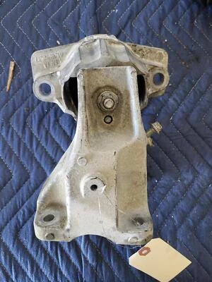 Soporte de montaje del motor para conductor izquierdo Jaguar F-Pace 2018 30T usado OEM JK83-6A003-GA Foto 1 de 4