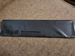 Razer Magnetic Wrist Rest for Mini Keyboards, Ornata V3 Tenkeyless, Hard Plastic - Picture 1 of 7