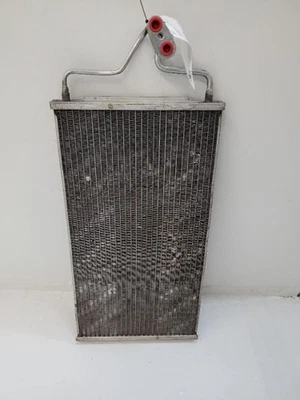 1996 97 98 99 00 01 2002 CADILLAC ELDORADO 4.6L AC Condenser 52469683 - Image 1 of 4