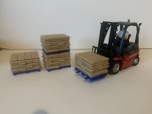 X2  Pallet Off Sacks  Brown Bags On Blue Pallet For Farm Diorama - Picture 1 of 4
