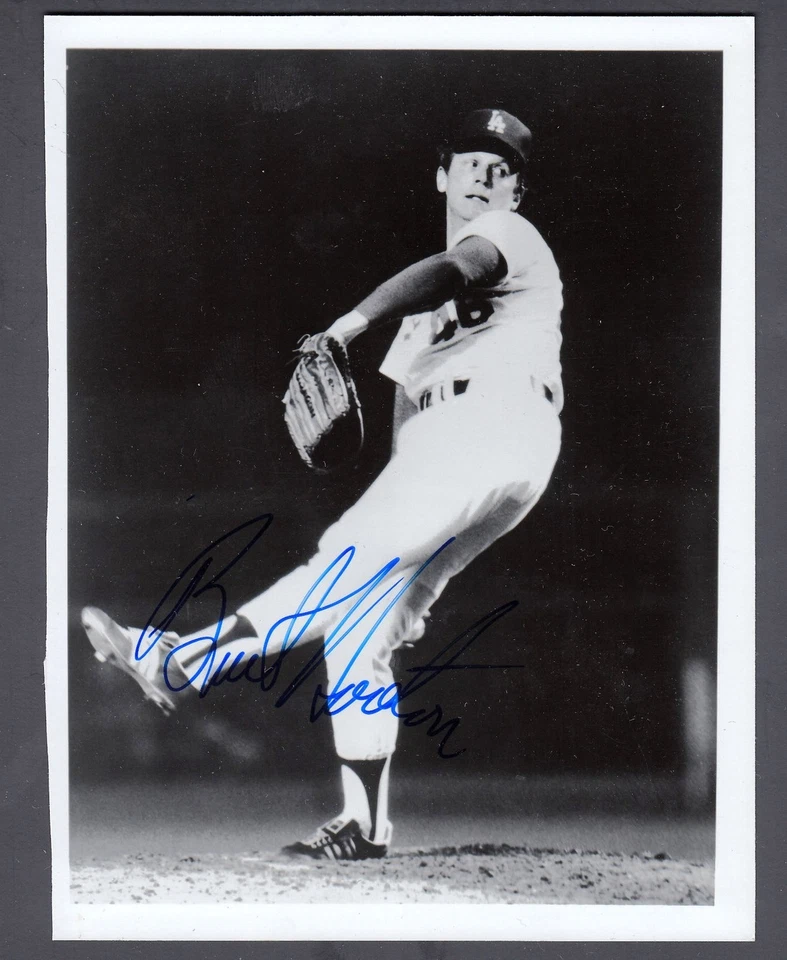 Foto de medios autografiada de Burt Hooton de los años 70 6x8 de los LA Dodgers Foto 1 de 1