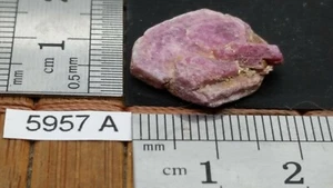 RUBIN roher Korund blickdicht unbehandelt Mineralien Lithotherapie Esoterik Reiki - Bild 1 von 2