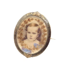 Victorian 1867-1870 14kt yellow gold mourning portrait brooch - Picture 1 of 8