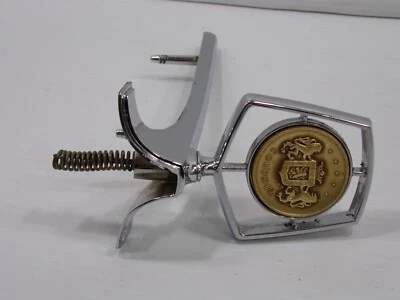 Орнамент и отделка капота 1975 75 1976 76 1977 77 Chrysler Cordoba от оригинального производителя 3781484 - Изображение 1 из 4