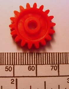 Gear - 4mm bore 18 teeth - module 1 - red nylon - 20 x 6mm