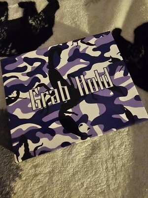 Zox "Grab Hold" Pearl Set. Band #0342 - Image 1 of 3