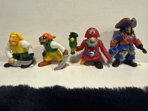 Vtg 1994 Fisher-Price Great Adventures Ship 4 Piece Claw Captain & Crew Members - Picture 1 of 2