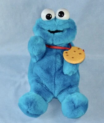 Sesame Street YUM YUM COOKIE MONSTER Talking Muppet with Cookie - Tyco 1997 Foto 1 de 4