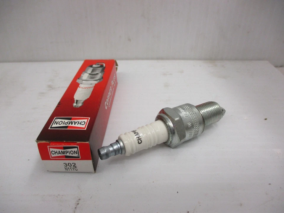 Non Resistor Copper Plug Champion Spark Plug 302 - Image 1 of 1