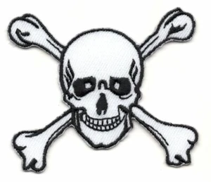 SKULL AND CROSSBONES WHITE & BLACK Iron On Patch Biker Retro Pirates - Picture 1 of 1