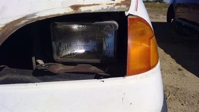 Driver Left Headlight Sealed Beam Fits 90-94 FIREFLY 531578 - Image 1 of 4