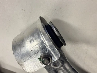 GMC SIERRA 1500 2019-2025 par de brazos de control delantero superior derecho y lado del conductor 61 k Foto 1 de 4