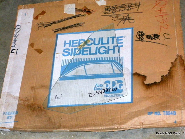 NOS MoPar 1970-1974 Plymouth Barracuda Cuda  CLEAR RIGHT QUARTER GLASS DQ4432 - Image 1 of 1
