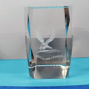 God Bless America Eagle con bandera americana grabado láser cristal pisapapeles - Imagen 1 de 8