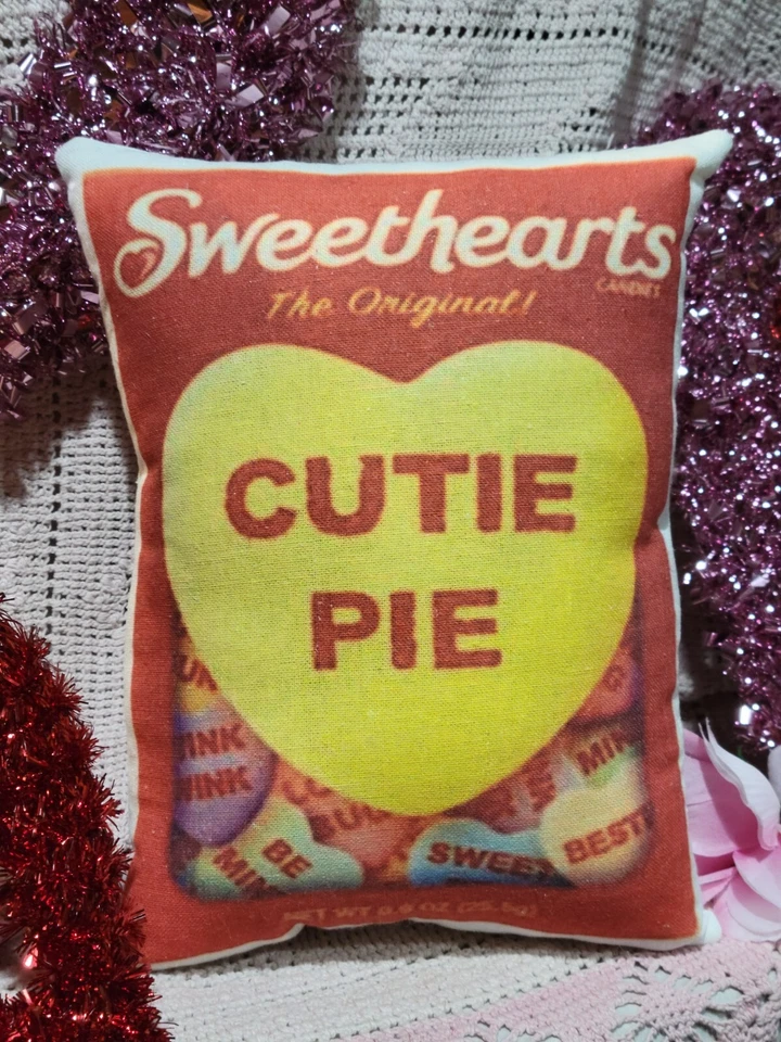 Primitive Valentine Sweethearts Retro Inspired Tuck Pillow Peg / Door Hanger  - Image 1 of 1