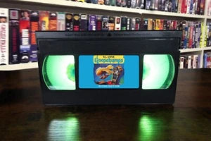 Goosebumps The Cuckoo Clock Of Doom VHS Lamp + Remote - Imagen 1 de 2