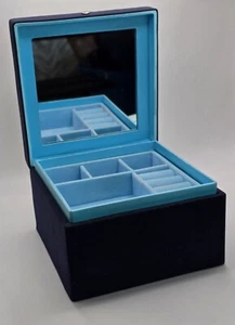 Joyero de viaje grande Swarovski azul oscuro 5”x 5”x 3” ideal para almacenar conjuntos - Imagen 1 de 13