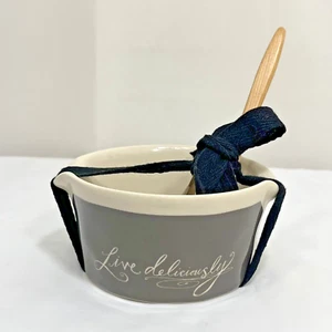 Demdaco Appetizer Bowl And Wooden Spoon Live Deliciously 2019 Lori Siebert - Picture 1 of 8