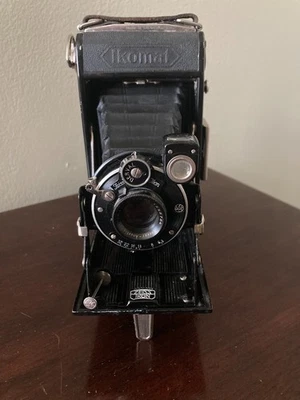 Antigua cámara plegable Zeiss Ikon Ikomat 520/2 Foto 1 de 4