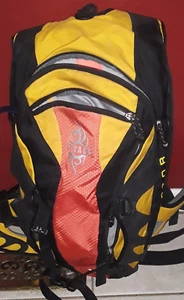 yellow DEUTER ATTACK CYLCING BIKING BACKPACK with back protector & water bag - Picture 1 of 10