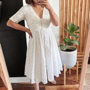 Anthropologie X Seen Worn Kept Petite Midi Eyelet Dress. 4P - Picture 1 of 12