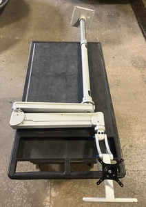 ICW White Monitor Ceiling Mount w/ 3' static pole Space-Saving Dental ,Medical - Picture 1 of 5