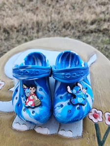 Crocs Classic "Lilo & Stitch" BRAND NEW Toddler 5C - Picture 1 of 6