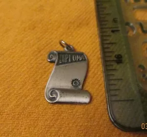 Charm Vintage Diploma Argento - Timbro "BEAU SILVER" - Foto 1 di 3