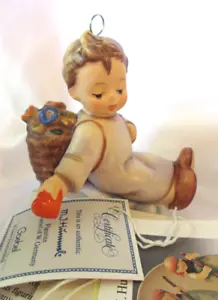 Ornamento Hummel Goebel 1989 AMORE FROM ABOVE #481 TMK6 TAGLIA 3 3/8" USATO IN OTTIME CONDIZIONI con scatola - Foto 1 di 8