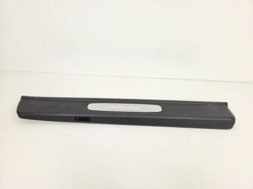 Porsche 718 Cayman Spyder 2020-2025 umbral de la puerta delantera derecha moldura de desgaste OEM  Foto 1 de 4