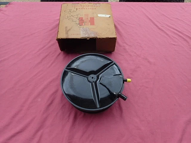 Limpiador de aire de baño de aceite International Harvester de colección, ¡NUEVO DE STOCK! Respirador IH, Scout Foto 1 de 4