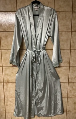 Vtg Jones New York Women’s Spa Green Satin Lace Trim Luxe Robe Pockets, Sz Lg - Image 1 of 4