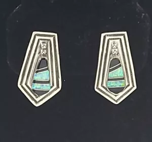 PENDIENTES POSTES DE PLATA ESTERLINA NAVAJO con sugilita e incrustación negra elevada a chorro - Imagen 1 de 6