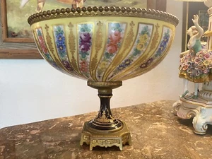 Antico centrotavola francese Sevres porcellana bronzo dorato montaggio ciotola 11,5x9,5 - Foto 1 di 15