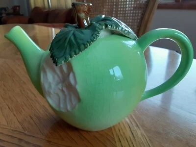 Paul Cardew teapot Sunshine Ceramics Apple with a Bite Teapot  1987 Rate - Image 1 of 4