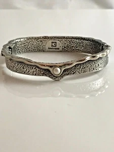 JEAN CLAUDE DARVEAU HAMMERED STERLING SILVER BANGLE WITH GENUINE PEARL BRACELET - Picture 1 of 7