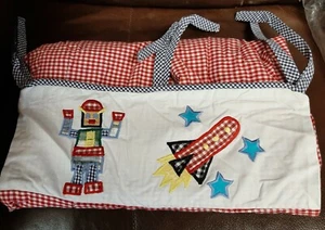 NUEVO EN PAQUETE RENACUAJOS BEBÉ Rojo Blanco Azul Gingham ROBOT NAVE ESPACIAL Pañal Apilador Niño - Imagen 1 de 1