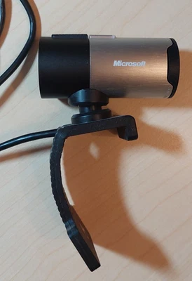Microsoft LifeCam Studio 1080p HD-Webcam + USB + Mikrofon + Präzisionsglaslinse - Bild 1 von 4