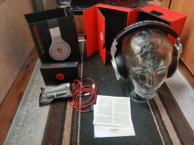 DISCONTINUED / Beats Pro Headphones by Dr. Dre  DJ/STUDIO / ORIGINAL BOX - Image 1 of 4