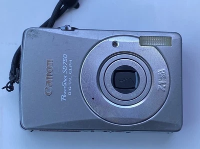 Cámara digital Canon PowerShot Digital ELPH SD750/digital 7,1 MP funciona Foto 1 de 4