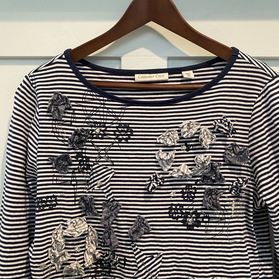 Top Coldwater Creek M Azul Marino Blanco Rayas Mixto Media Lentejuelas 3D Foto 1 de 4