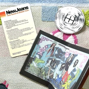 NewJeans How Sweet Weverse Lyric Book + Unused Album QR Code Photo Card - Picture 1 of 3